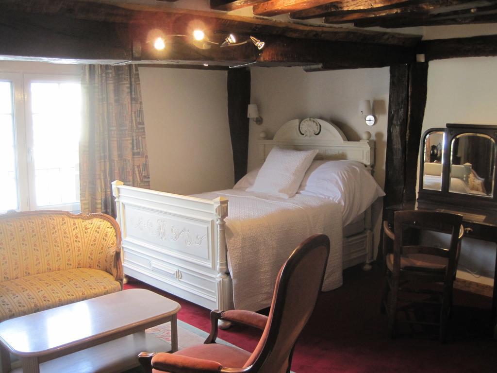 Les Trois Cheminees Chambres D'Hotes Livarot-Pays-d'Auge Eksteriør billede