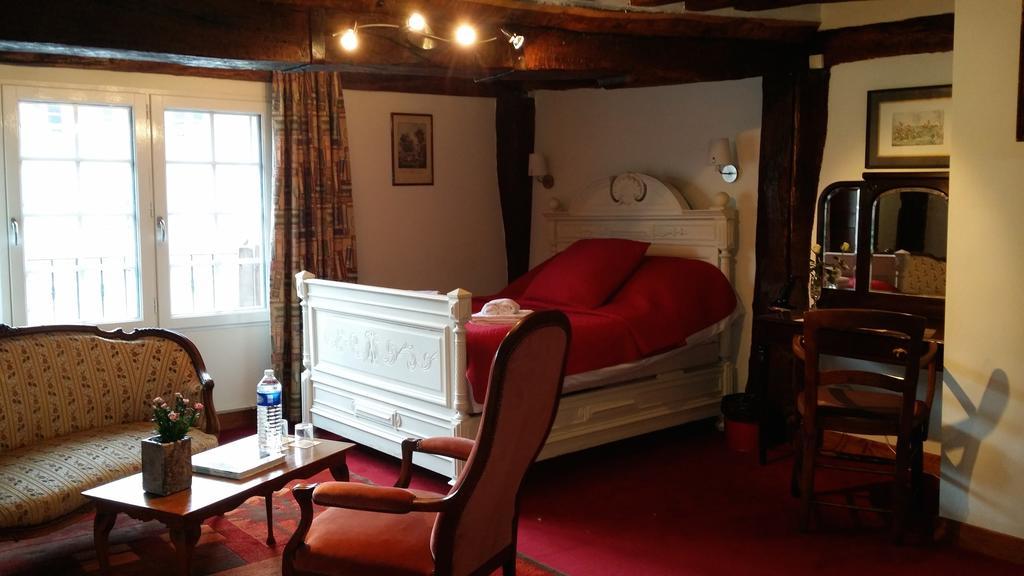 Les Trois Cheminees Chambres D'Hotes Livarot-Pays-d'Auge Eksteriør billede